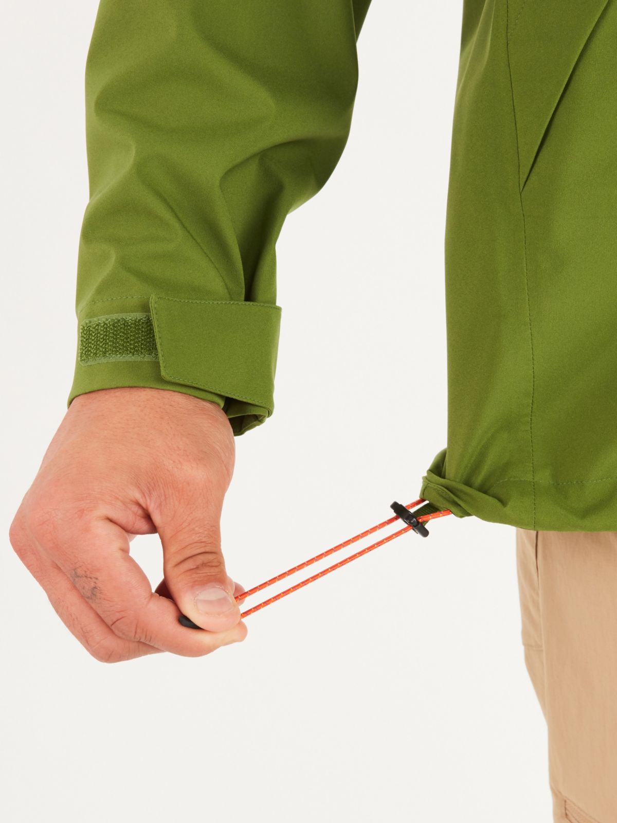 fastening windbreaker jacket to prevent wind