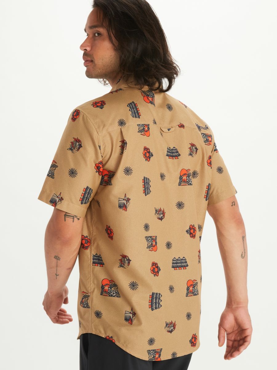 back of man demonstrating short sleeve button down shirt