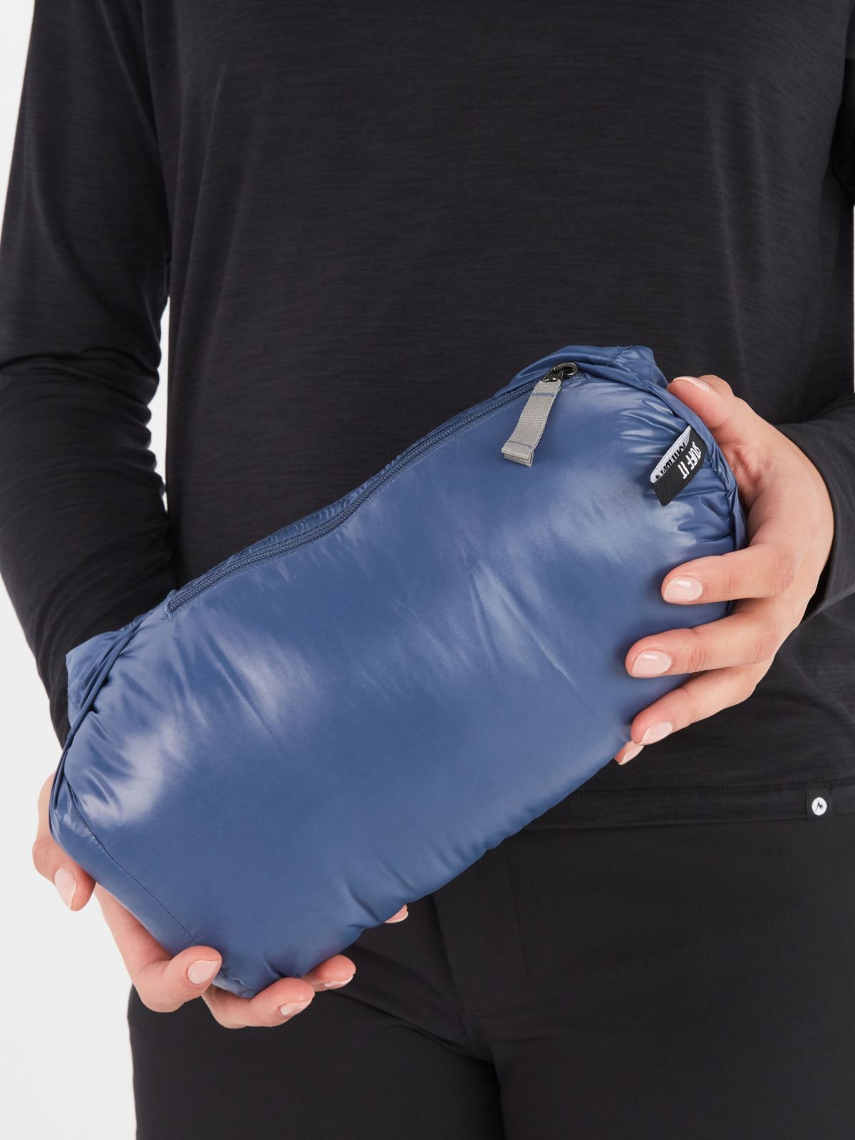 a zipper outdoor bag